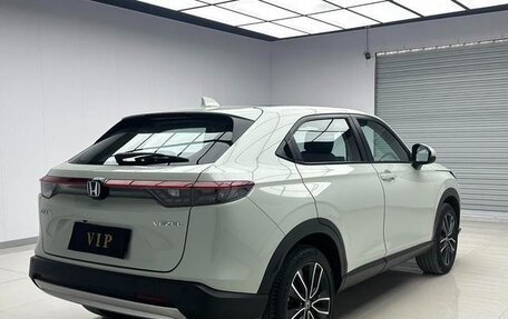 Honda Vezel, 2023 год, 1 820 000 рублей, 4 фотография