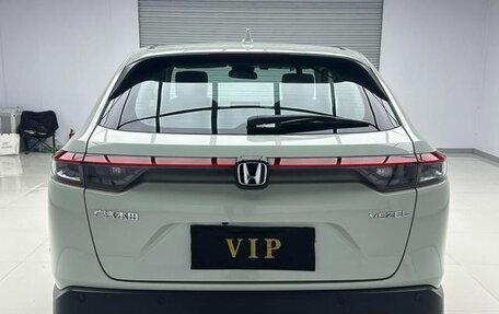 Honda Vezel, 2023 год, 1 820 000 рублей, 6 фотография