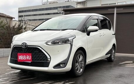 Toyota Sienta II, 2022 год, 1 150 000 рублей, 1 фотография