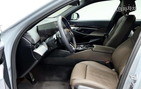 BMW 5 серия, 2025 год, 7 080 000 рублей, 4 фотография