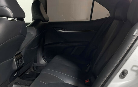 Toyota Camry, 2019 год, 3 400 000 рублей, 10 фотография