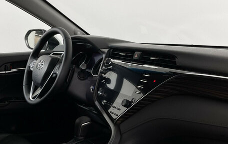 Toyota Camry, 2019 год, 3 400 000 рублей, 9 фотография