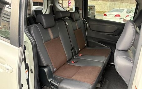 Toyota Sienta II, 2022 год, 1 150 000 рублей, 12 фотография