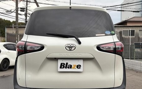 Toyota Sienta II, 2022 год, 1 150 000 рублей, 7 фотография