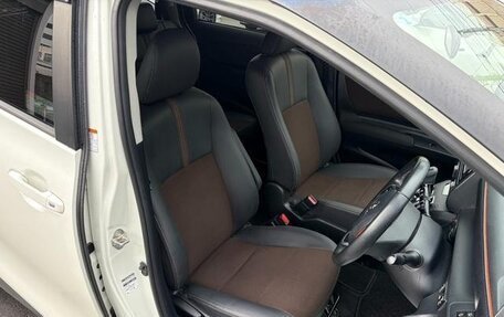 Toyota Sienta II, 2022 год, 1 150 000 рублей, 9 фотография