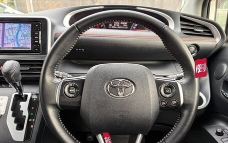 Toyota Sienta II, 2022 год, 1 150 000 рублей, 11 фотография