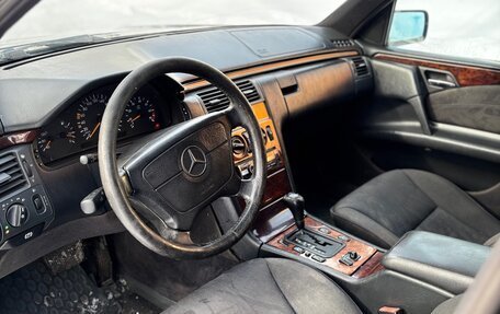 Mercedes-Benz E-Класс, 1999 год, 200 000 рублей, 5 фотография