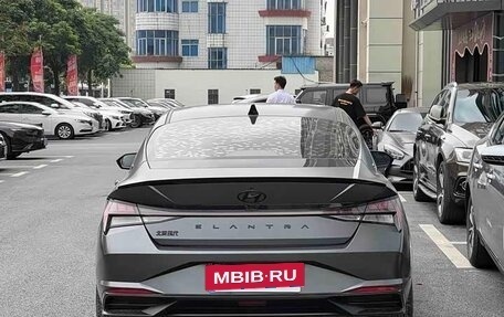 Hyundai Elantra, 2022 год, 1 700 000 рублей, 4 фотография