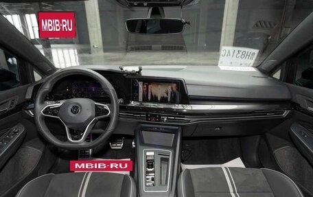 Volkswagen Golf VIII, 2023 год, 1 860 000 рублей, 9 фотография