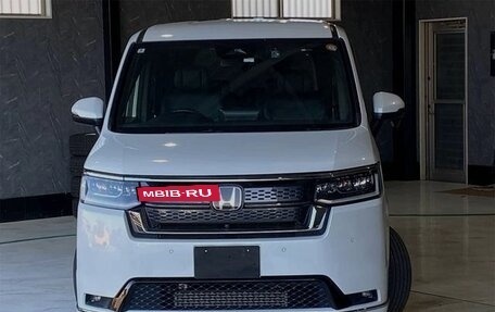 Honda Stepwgn, 2023 год, 2 225 000 рублей, 6 фотография