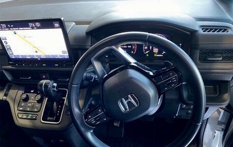 Honda Stepwgn, 2023 год, 2 225 000 рублей, 8 фотография