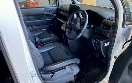 Honda Stepwgn, 2023 год, 2 225 000 рублей, 7 фотография