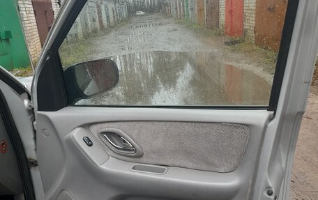 Mazda Tribute II, 2001 год, 400 000 рублей, 8 фотография