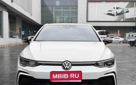 Volkswagen Golf VIII, 2021 год, 1 750 000 рублей, 2 фотография