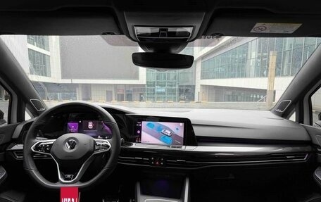 Volkswagen Golf VIII, 2021 год, 1 750 000 рублей, 6 фотография