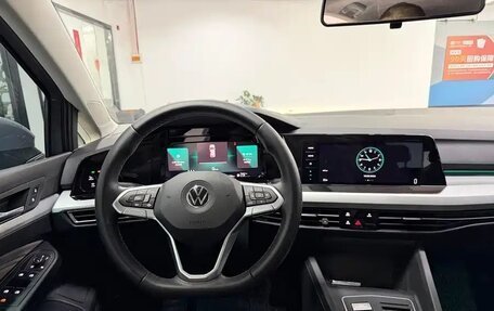 Volkswagen Golf VIII, 2022 год, 1 840 050 рублей, 9 фотография