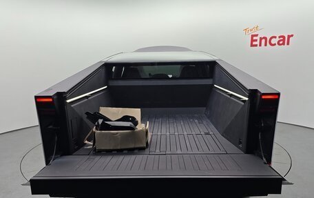 Tesla Cybertruck, 2024 год, 14 820 000 рублей, 6 фотография