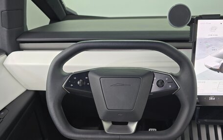 Tesla Cybertruck, 2024 год, 14 820 000 рублей, 14 фотография