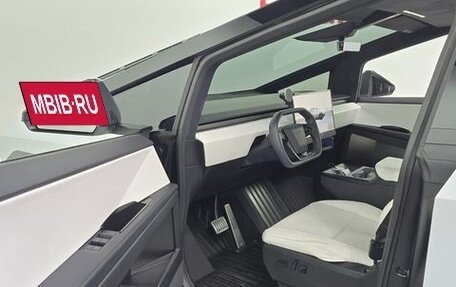 Tesla Cybertruck, 2024 год, 14 820 000 рублей, 21 фотография