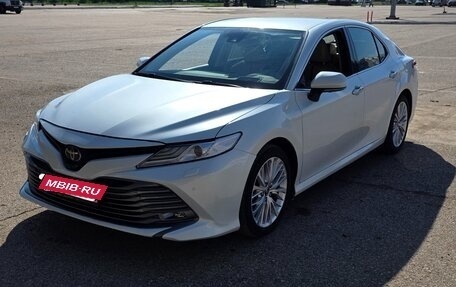 Toyota Camry, 2019 год, 3 750 000 рублей, 1 фотография