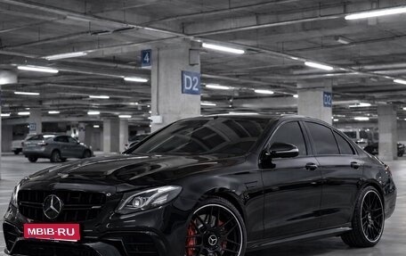 Mercedes-Benz E-Класс, 2019 год, 3 700 000 рублей, 1 фотография