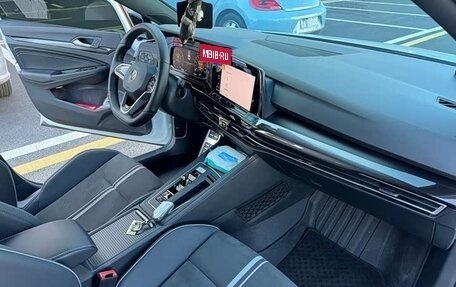 Volkswagen Golf VIII, 2023 год, 2 100 888 рублей, 7 фотография