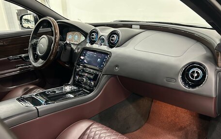 Jaguar XJ IV (X351), 2017 год, 2 790 000 рублей, 8 фотография