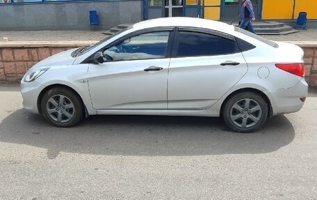 Hyundai Solaris II рестайлинг, 2013 год, 600 000 рублей, 2 фотография