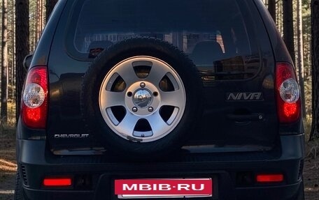 Chevrolet Niva I рестайлинг, 2012 год, 680 000 рублей, 4 фотография