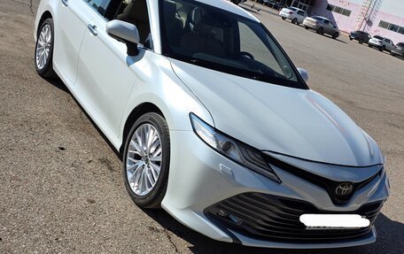 Toyota Camry, 2019 год, 3 750 000 рублей, 2 фотография