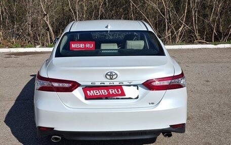 Toyota Camry, 2019 год, 3 750 000 рублей, 4 фотография