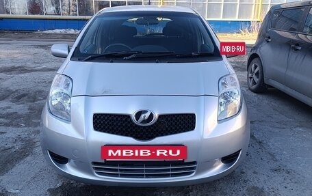 Toyota Vitz, 2005 год, 405 000 рублей, 2 фотография