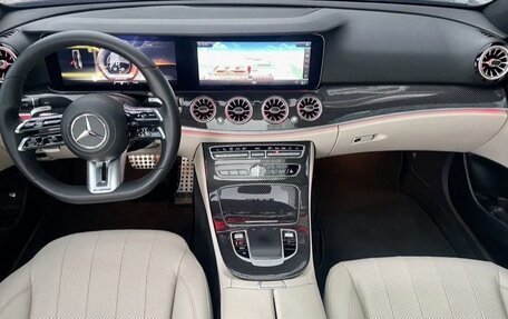 Mercedes-Benz E-Класс, 2019 год, 3 700 000 рублей, 7 фотография