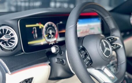 Mercedes-Benz E-Класс, 2019 год, 3 700 000 рублей, 15 фотография