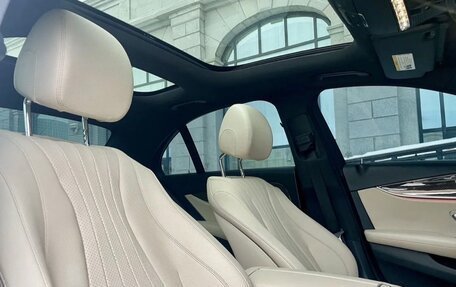 Mercedes-Benz E-Класс, 2019 год, 3 700 000 рублей, 21 фотография
