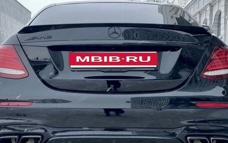 Mercedes-Benz E-Класс, 2019 год, 3 700 000 рублей, 24 фотография