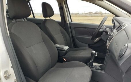 Renault Logan II, 2020 год, 666 000 рублей, 10 фотография