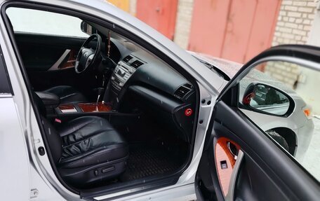 Toyota Camry, 2010 год, 1 550 000 рублей, 10 фотография