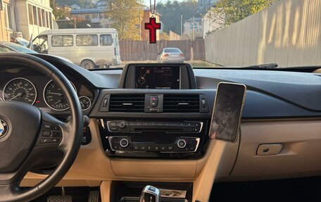 BMW 3 серия, 2017 год, 1 450 000 рублей, 10 фотография