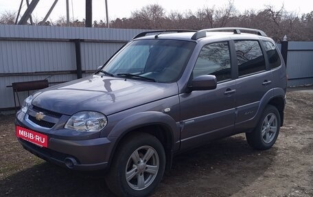 Chevrolet Niva I рестайлинг, 2015 год, 750 000 рублей, 2 фотография