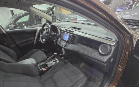 Toyota RAV4, 2017 год, 2 200 000 рублей, 7 фотография