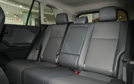 Toyota RAV4, 2026 год, 4 295 000 рублей, 23 фотография