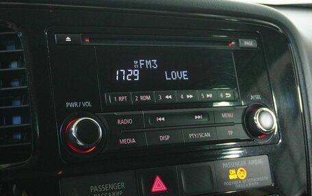 Mitsubishi Outlander III рестайлинг 3, 2018 год, 1 880 000 рублей, 12 фотография