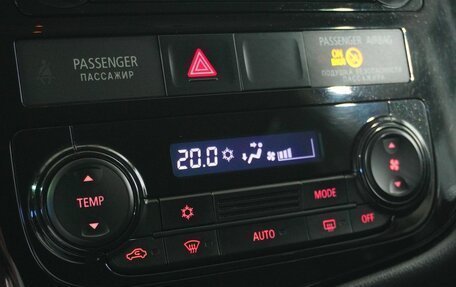 Mitsubishi Outlander III рестайлинг 3, 2018 год, 1 880 000 рублей, 13 фотография