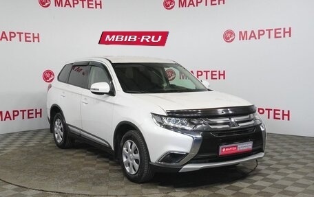 Mitsubishi Outlander III рестайлинг 3, 2018 год, 1 880 000 рублей, 3 фотография