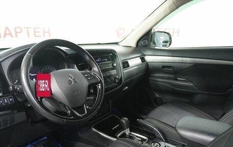 Mitsubishi Outlander III рестайлинг 3, 2018 год, 1 880 000 рублей, 9 фотография