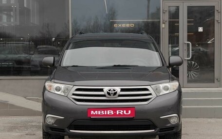 Toyota Highlander III, 2012 год, 1 785 000 рублей, 2 фотография