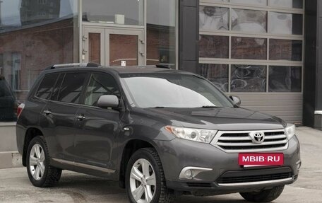 Toyota Highlander III, 2012 год, 1 785 000 рублей, 3 фотография