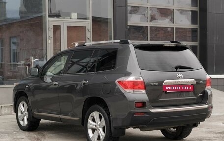 Toyota Highlander III, 2012 год, 1 785 000 рублей, 7 фотография