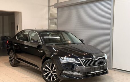 Skoda Superb III рестайлинг, 2025 год, 3 750 000 рублей, 2 фотография
